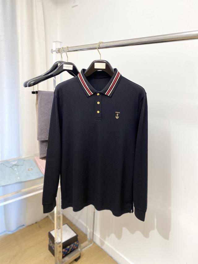 古奇、2025新品长袖卫衣，帅气时尚，胸前精致刺绣字母图案Logo，简约百搭款。面料棉 不仅挺括，保持潮流的廓形，又穿着舒适，纱织更细腻，码数M-3Xl