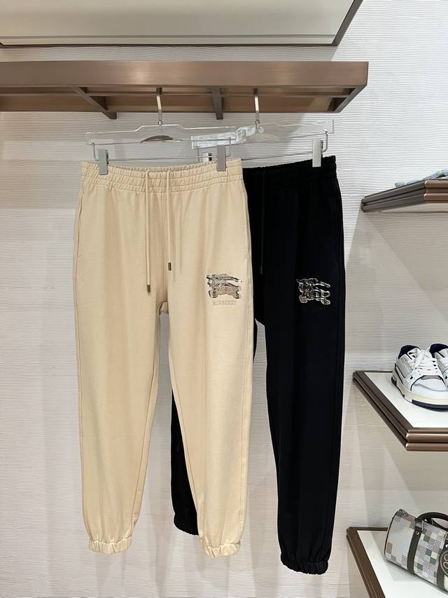 巴宝莉2025爆款休闲裤 高弹显瘦必爆简约百搭爆款，做工精细，每一针都看得到用心，超多明星网红最爱 拉长身材比例哦！微弹 _舒适面料 细节体码数M-3Xl