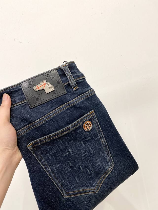 爱马仕、 2025最新品，专柜同步有售，原单狠货，水洗休闲牛仔裤，进口原版水洗弹力面料，舒适有弹性，原版五金辅料装饰Logo，版型超正，档次极高，专柜品质，上身