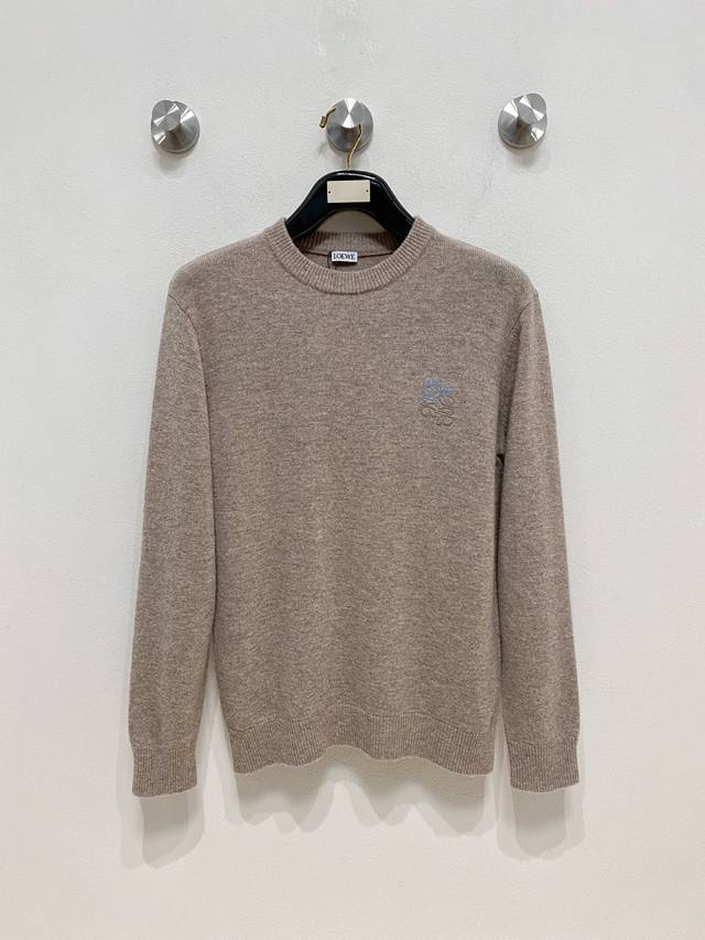 罗意威 2025Ss秋冬新品时尚休闲打底单穿圆领商务休闲基础高档精纺100%纯羊毛毛衣 舒适保暖！抗起球不刺激皮肤，可贴身穿，奢华经典元素设计！没有过多复杂的工