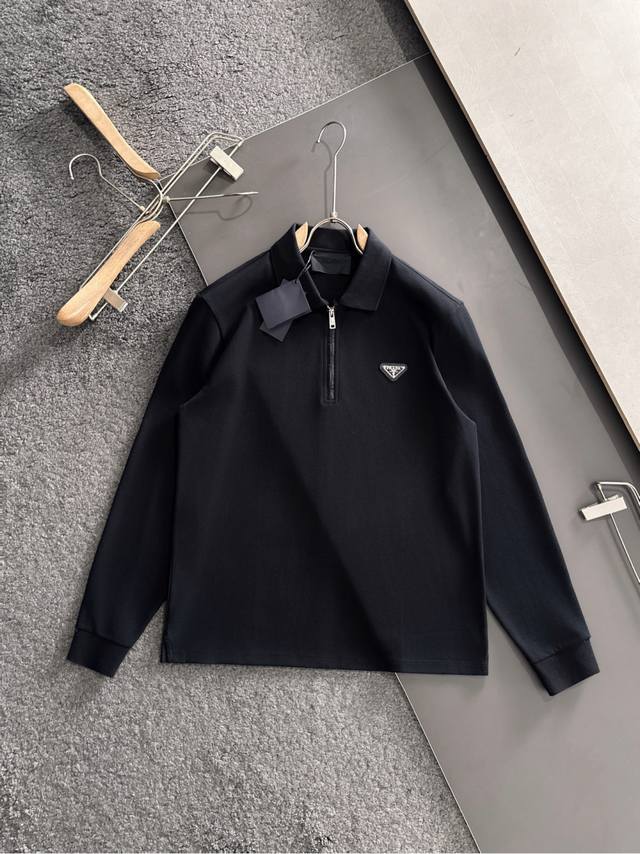 Prad 顶级经典金属三角标超柔软丝滑Polo长T 潮流简约款细致顶级工艺专柜面料，经典元素融合打造 3标齐全，潮男时尚，无论是上身舒适度还是都是无可比拟的存在