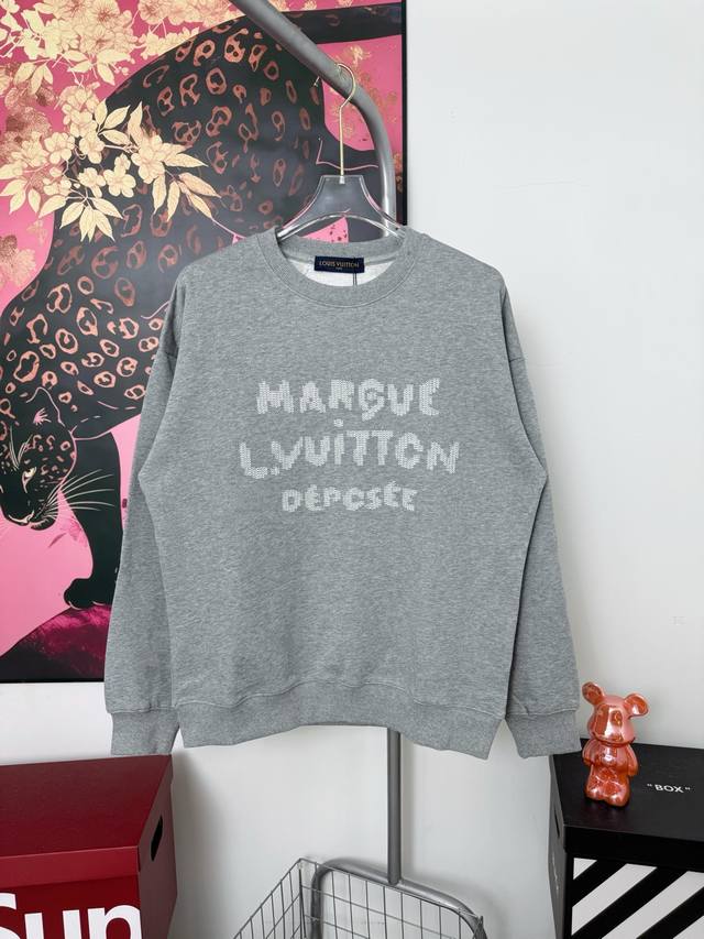 款号F112170 Lv25Ss提花字母刺绣圆领卫衣 Louis Vuitton专柜同款 采用 G纯棉双股双纱毛圈纯棉面料 拿手上非常有质感 立体 大气 秋冬百