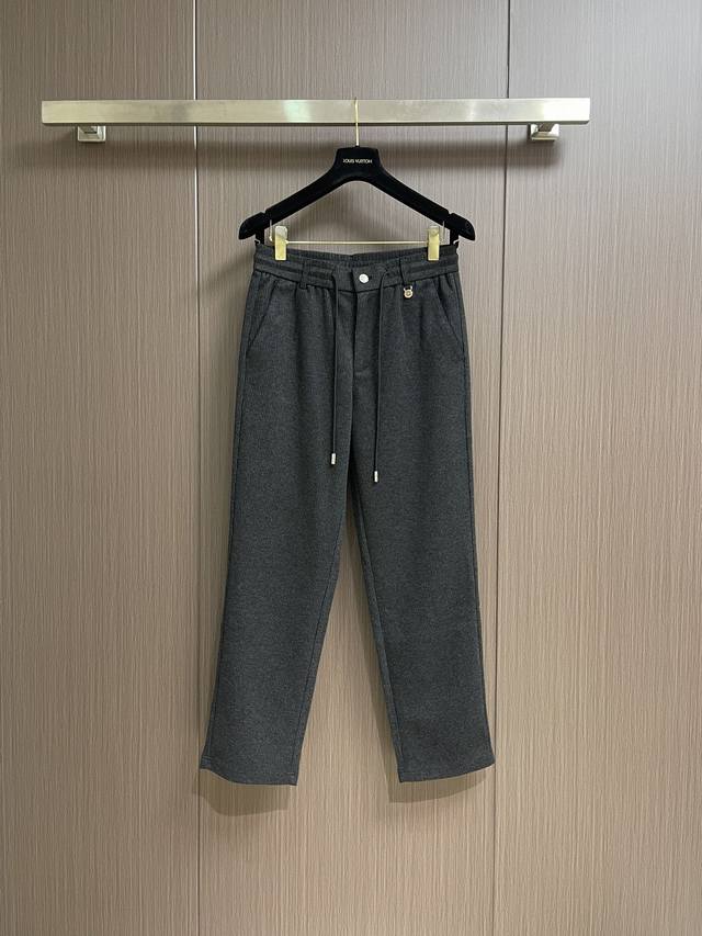 Lp Loropiana 2025Fw秋冬新款直筒卫裤休闲裤，定制混纺面料软糯舒集高级感温暖度于一体，裤型舒适包容性极强！秋冬百搭，休闲首选。尺码：M-3Xl