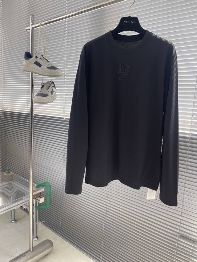 Dg 标识细节全棉长袖T恤。订织的面料质感好，面料舒适亲肤。 尺码:S M L Xl Xxl 肩宽