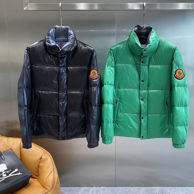 蒙家 2025Ss冬季新款羽绒服外套，秀场新品品相非常完美，舒适保暖，色泽饱满诱人，非常出彩的设计，轻松将时髦感进阶，做工极为考究严谨，走线工整细致！大牌设计师