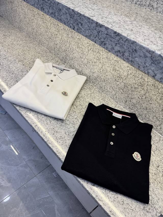 Mc盟扣莱25S专柜秋冬 新款 X高端朱棣长绒棉 透气轻商务Logo男士翻领Polo衫！经典商务男款，高端男装的天花板级别的商务男款！简约时尚大气不失优雅，单穿