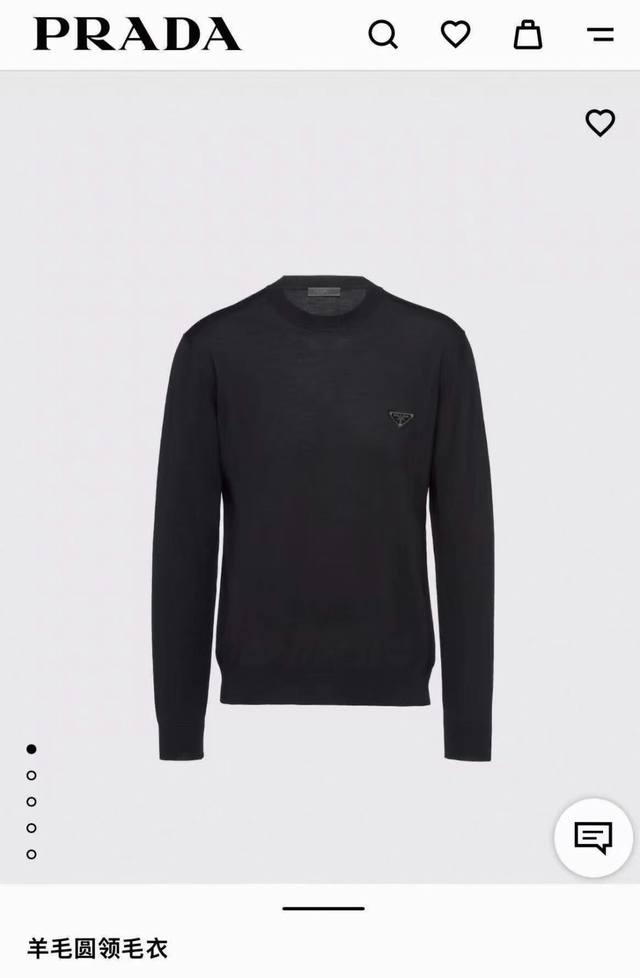 25秋冬经典三角牌毛衣！薄款100%羊毛，黑色，宝蓝和米白三个色，手感柔软穿着舒适！尺码：M-Xxl