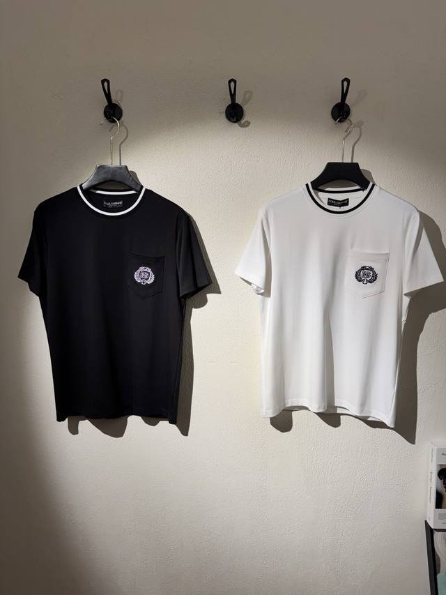 D&G 25Fw秋冬男士莫代尔圆领短袖.原单推荐！优选300G莫代尔棉.婴儿的触碰感觉，入手必定回购！！！面料舒适柔软有着极致亲肤透气的穿着体验.....胸前口