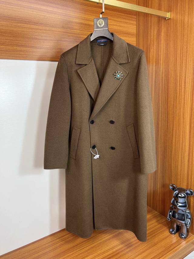 Lv 路易威登 羊绒大衣外套 三标齐全 高端品质 好货不用过多介绍 看细节 专柜码数：48-54 175 140 上身50