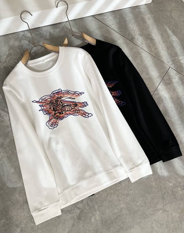 Bur*Erry 巴*莉 2025秋冬新款男士长袖打底，品牌最新设计元素！既不单调也不复杂,恰到好处的展现品味！客供顶级Logo印花面料！舒适吸汗透气根本不在话