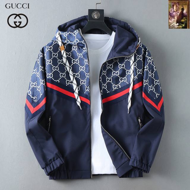 古奇 2025开秋新款男士夹克外套，原单三标齐全高端版本！专柜定制面料 透气舒适度高，细节无可挑剔，品牌元素设计理念，专业代购级体现高品质。手感细腻柔软！呈现休