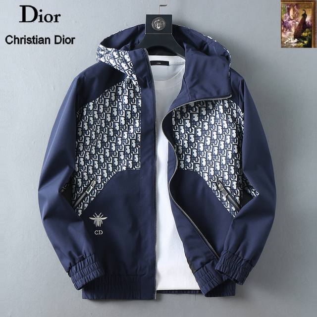 迪奥 2025开秋新款男士夹克外套，原单三标齐全高端版本！专柜定制面料 透气舒适度高，细节无可挑剔，品牌元素设计理念，专业代购级体现高品质。手感细腻柔软！呈现休