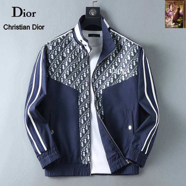 迪奥 2025开秋新款男士夹克外套，原单三标齐全高端版本！专柜定制面料 透气舒适度高，细节无可挑剔，品牌元素设计理念，专业代购级体现高品质。手感细腻柔软！呈现休