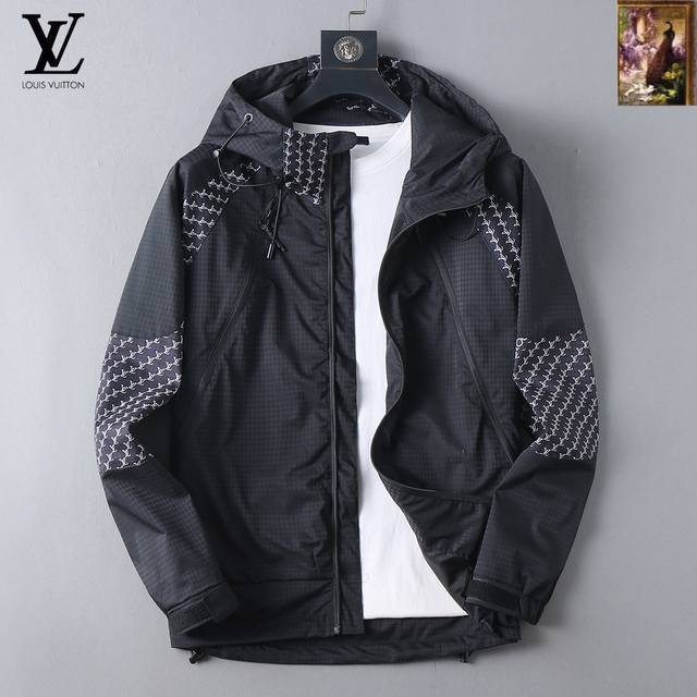 Lv 2025开秋新款男士夹克外套，原单三标齐全高端版本！专柜定制面料 透气舒适度高，细节无可挑剔，品牌元素设计理念，专业代购级体现高品质。手感细腻柔软！呈现休