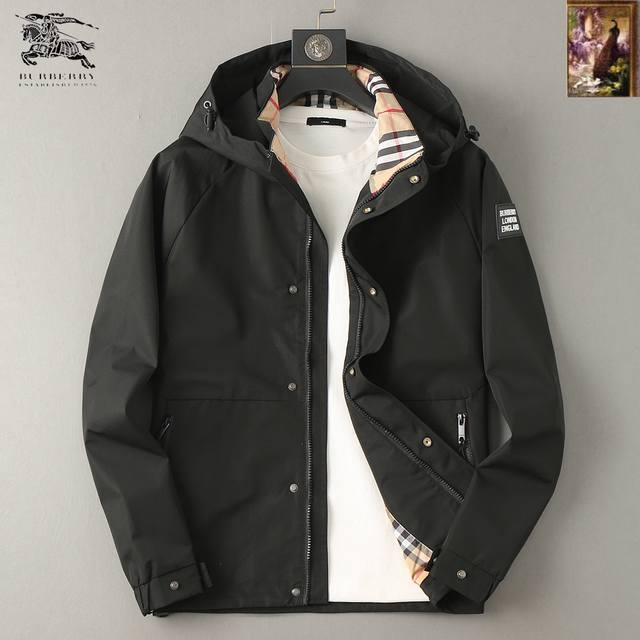 巴宝莉 2025开秋新款男士夹克外套，原单三标齐全高端版本！专柜定制面料 透气舒适度高，细节无可挑剔，品牌元素设计理念，专业代购级体现高品质。手感细腻柔软！呈现