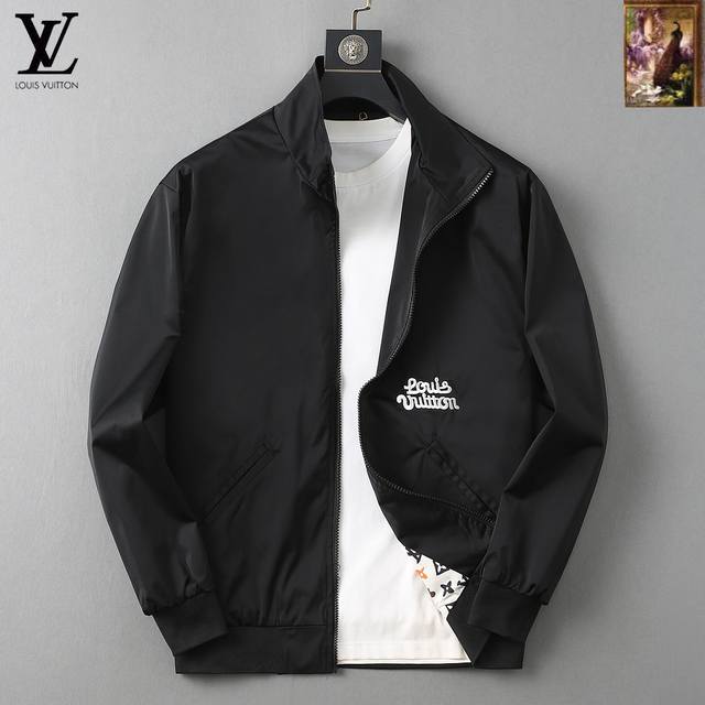 Lv 2025开秋新款男士夹克外套，原单三标齐全高端版本！专柜定制面料 透气舒适度高，细节无可挑剔，品牌元素设计理念，专业代购级体现高品质。手感细腻柔软！呈现休