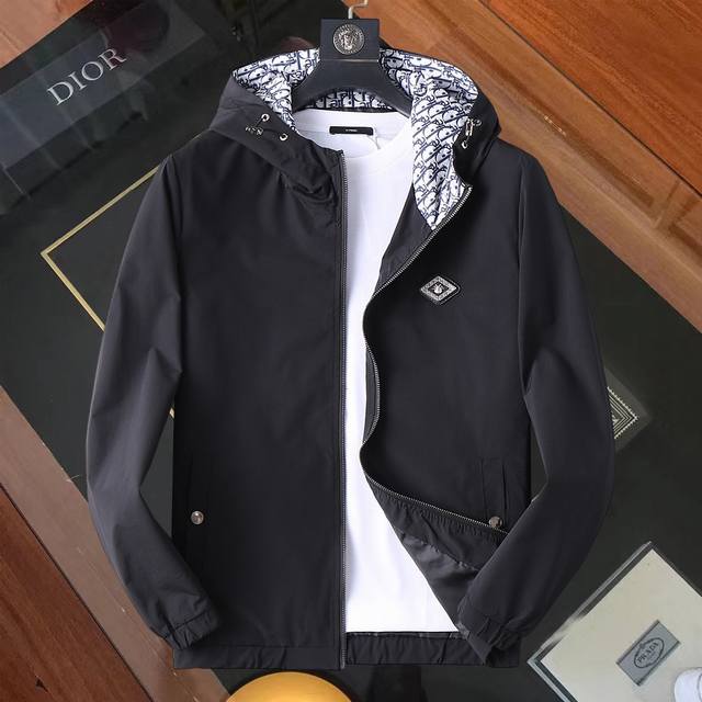 迪奥 官网同款！2025春秋新款男士夹克外套，原单三标齐全高端版本！专柜定制面料 透气舒适度高，细节无可挑剔，品牌元素设计理念，体现高品质。手感细腻柔软！呈现休