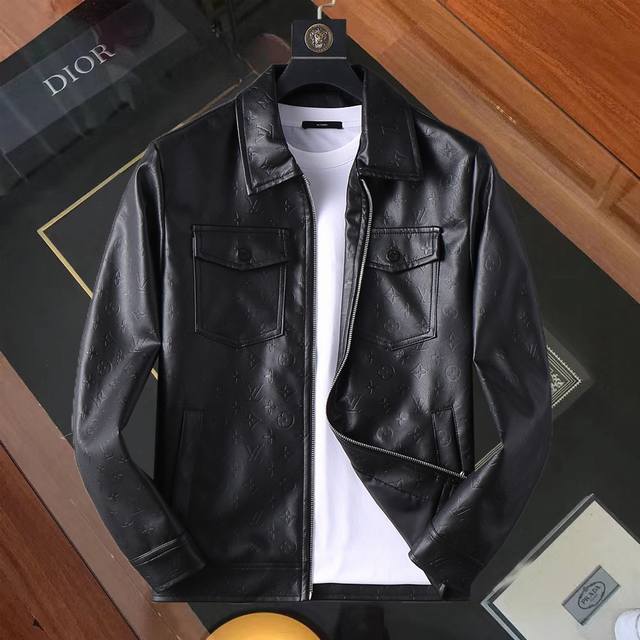 路易威登Lv 官网同款！2025春秋皮衣新款男士夹克外套，原单三标齐全高端版本！专柜定制面料 透气舒适度高，细节无可挑剔，品牌元素设计理念，体现高品质。手感细腻