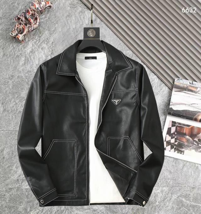 普拉达 高品质2025春秋新款夹克外套，秀场新品品相非常完美，记忆面料舒适保暖，三标齐全，色泽饱满诱人，非常出彩的设计，轻松将时髦感进阶，做工极为考究严谨，走线