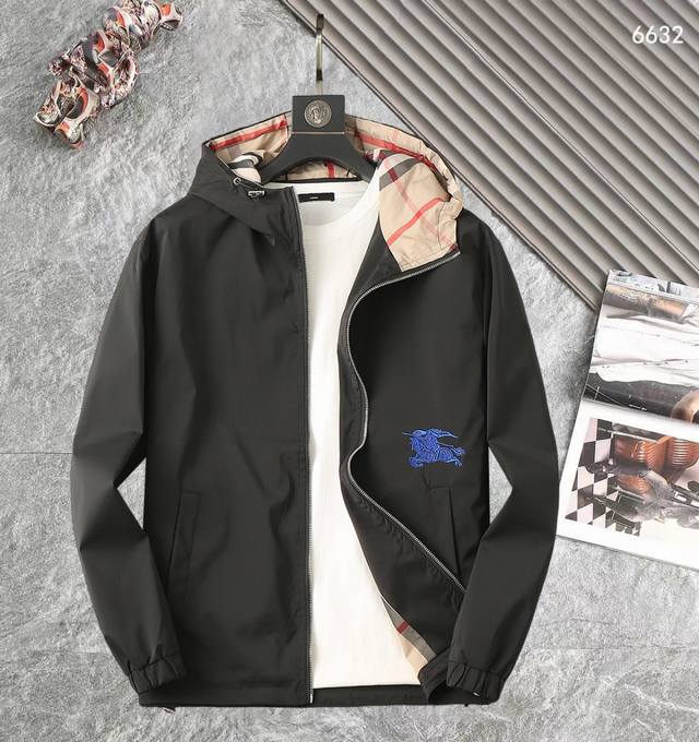 巴宝莉 高品质2025春秋新款夹克外套，秀场新品品相非常完美，记忆面料舒适保暖，三标齐全，色泽饱满诱人，非常出彩的设计，轻松将时髦感进阶，做工极为考究严谨，走线