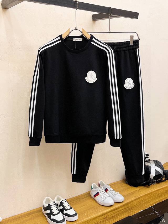 Moncler 蒙口 爆款套装来袭 专注官网原版 2025全新爆款圆领卫衣套装 原单狠货倾注顶级设计师的精心之作 就为一个贴合、完美的上身效果 全天然优质天丝罗