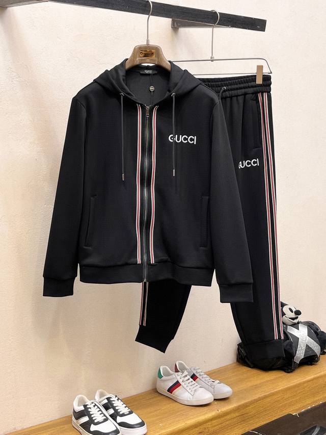 Gucci 古奇 爆款套装来袭 专注官网原版 2025全新爆款开衫卫衣套装 原单狠货倾注顶级设计师的精心之作 就为一个贴合、完美的上身效果 全天然优质天丝罗马棉