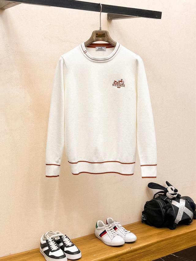 Hermes 爱马仕 秋冬经典翻领羊毛衫，全品相！！！羊毛混纺面料，2025最新款 黄金比例！！修身款软黄金 百搭实用型的单品，搭配及实用性强大到天际，简洁大方