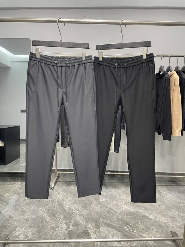 Lulu25Fw秋冬新款新型科技面料抽绳休闲裤，男士反光标识印花时尚百搭直筒休闲长裤！贸易公司渠道稀出，领先官网发售！Lu家新款休闲裤以其独特的面料、精美的设计
