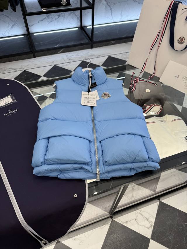 Moncler X Christopher Raxxy 明星同款男女款 3D绗缝拉链羽绒马甲.更多细节实拍.