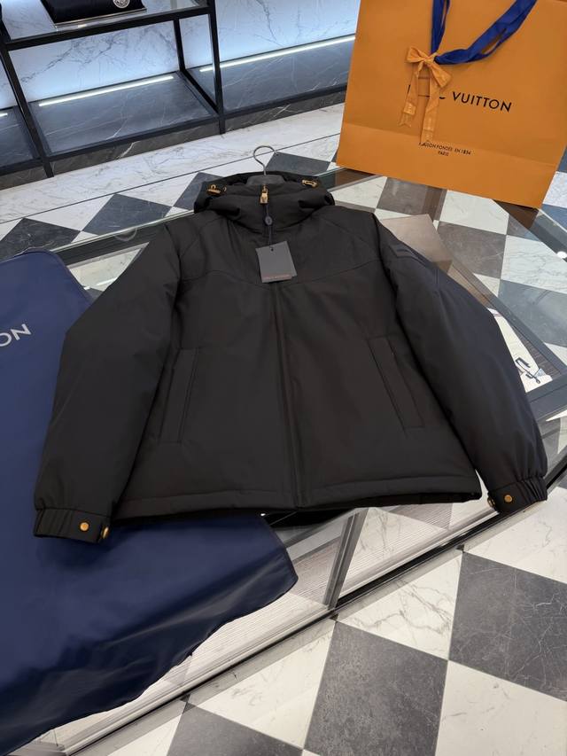 Louis Vuitton Lv拼接Monogram全新立体提花连帽羽绒外套.更多细节实拍.