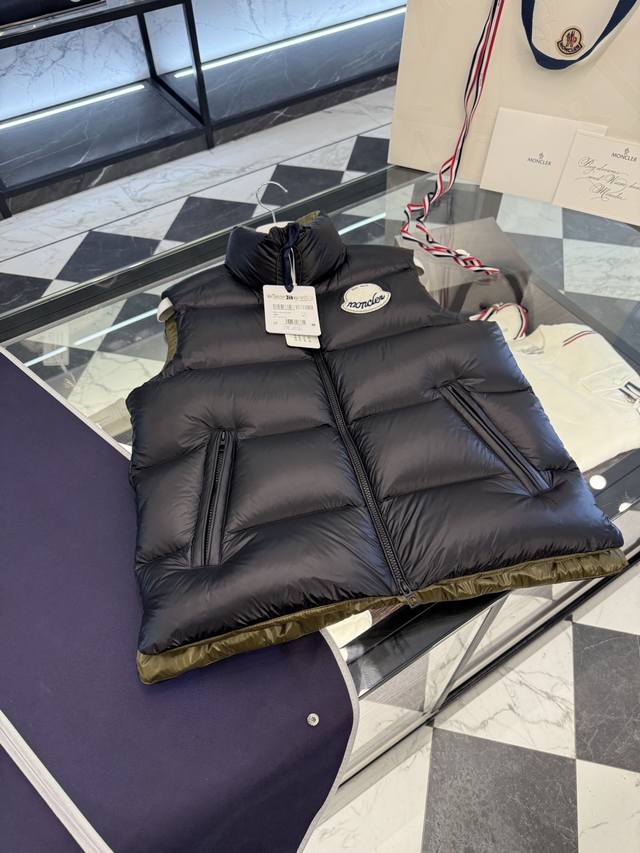 Moncler Lipsi羽绒马甲.撞色拼接设计.鹅绒填充.三色推送.更多细节实拍.