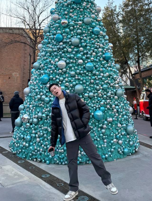 上身效果｜Moncler Dervox 蓝胖子 短款男士羽绒服夹克外套.情侣款.男女上身都好看.