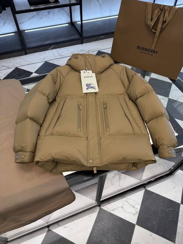 Burberry 博柏利格纹羊毛领连帽夹克羽绒服.鹅绒填充,超级饱满.更多细节实拍.