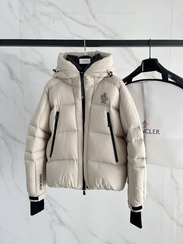 Moncler 蒙口#25秋冬男士时尚羽绒服 轻奢时尚休闲风格，轻盈保暖柔软！低调系列时尚百搭，就是有型！香港贸易订单款，超级种草的神仙单品！作为大家都要仰视的