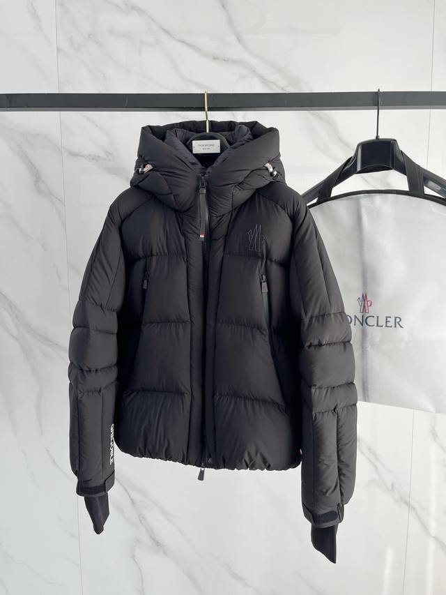 Moncler 蒙口#25秋冬男士时尚羽绒服 轻奢时尚休闲风格，轻盈保暖柔软！低调系列时尚百搭，就是有型！香港贸易订单款，超级种草的神仙单品！作为大家都要仰视的