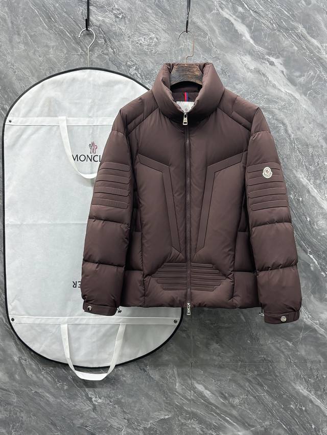 Moncler 蒙口#25秋冬男士时尚机甲风羽绒服 轻奢时尚休闲风格，轻盈保暖柔软！低调系列时尚百搭，就是有型！香港贸易订单款，超级种草的神仙单品！作为大家都要