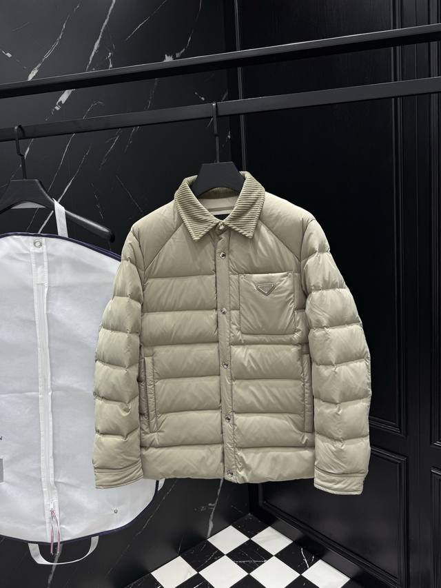 2025秋冬新款原版1:1订制五金配件全进口原版定制 欢迎专柜对比 绝对的高品质 采用顶级95白鸭绒 超柔软 充羽量蓬松饱满 超级重工 面料做工杠杠的版型完美