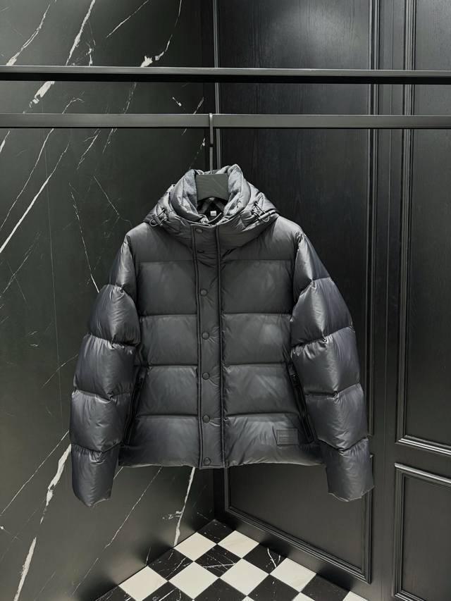 2025秋冬新款原版1:1订制五金配件全进口原版定制 欢迎专柜对比 绝对的高品质 采用顶级95白鸭绒 超柔软 充羽量蓬松饱满 超级重工 面料做工杠杠的版型完美