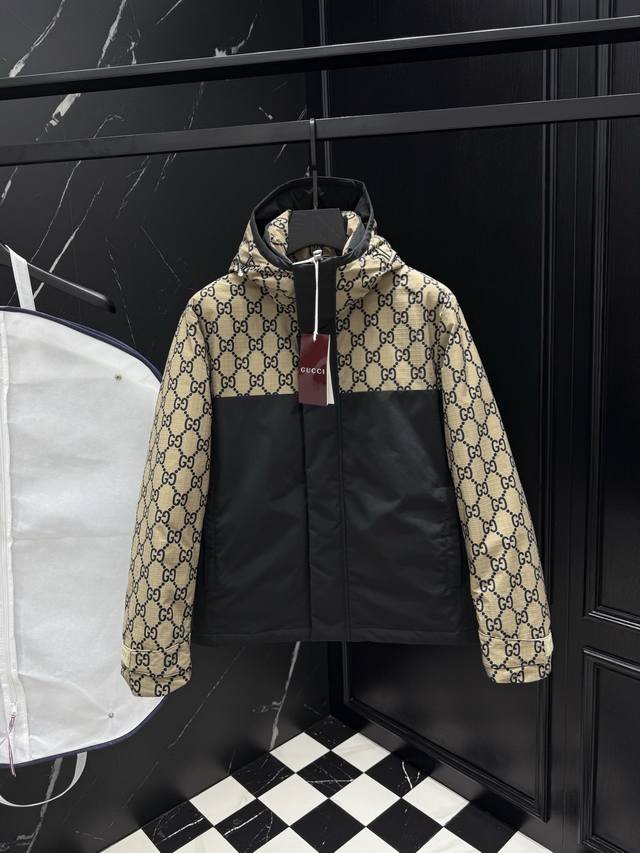 2025秋冬新款原版1:1订制五金配件全进口原版定制 欢迎专柜对比 绝对的高品质 采用顶级95白鸭绒 超柔软 充羽量蓬松饱满 超级重工 面料做工杠杠的版型完美