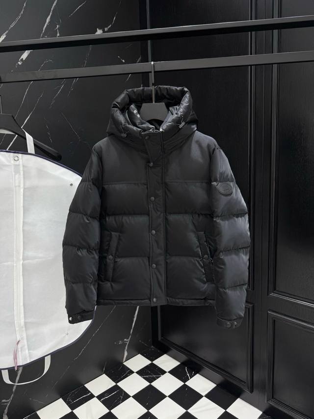 2025秋冬新款原版1:1订制五金配件全进口原版定制 欢迎专柜对比 绝对的高品质 采用顶级95白鸭绒 超柔软 充羽量蓬松饱满 超级重工 面料做工杠杠的版型完美