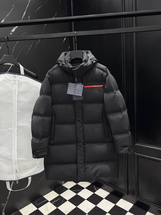 2025秋冬新款原版1:1订制五金配件全进口原版定制 欢迎专柜对比 绝对的高品质 采用顶级95白鸭绒 超柔软 充羽量蓬松饱满 超级重工 面料做工杠杠的版型完美