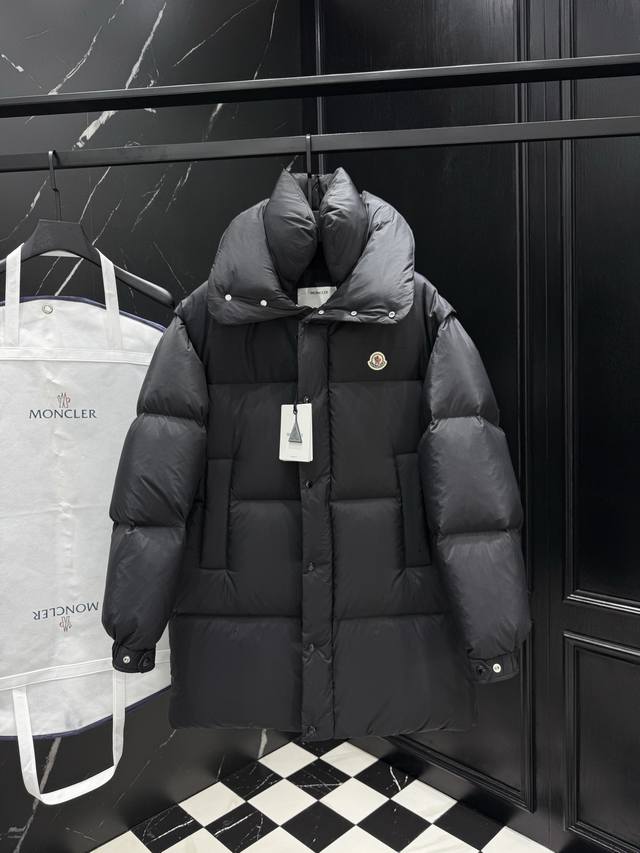 2025秋冬新款 可拆卸马甲羽绒服 原版1:1订制五金配件全进口原版定制 欢迎专柜对比 绝对的高品质 采用顶级羊毛羽绒超级重工 面料做工杠杠的版型完美 注意面料