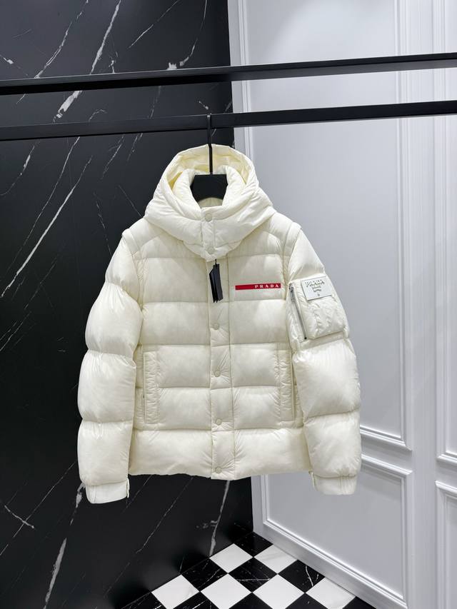 2025秋冬新款原版1:1订制五金配件全进口原版定制 欢迎专柜对比 绝对的高品质 采用顶级95白鸭绒 超柔软 充羽量蓬松饱满 超级重工 面料做工杠杠的版型完美