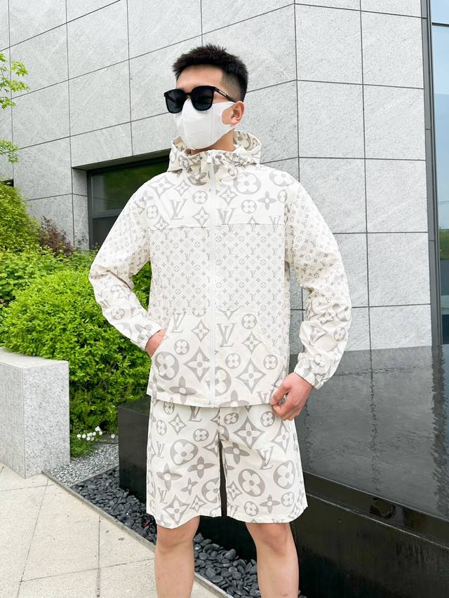 路易威登Lv 2025夏季防晒衣短裤套装，海外专柜同步 奢华高级定制 任何人都可以轻松驾驭，客供进口聚纤维面料 手软舒适有型 吸汗透气 ，外贸公司订单，国内一线