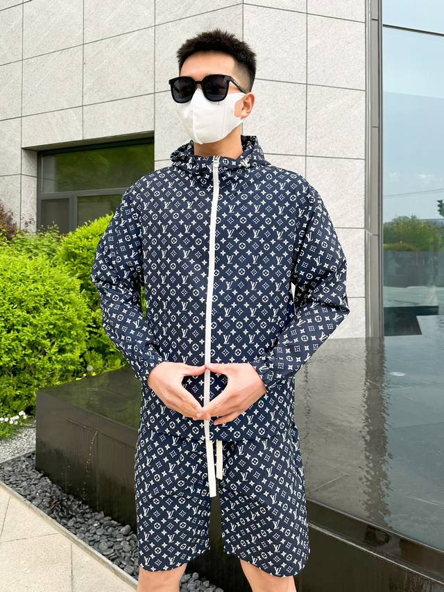 路易威登Lv 2025夏季防晒衣短裤套装，海外专柜同步 奢华高级定制 任何人都可以轻松驾驭，客供进口聚纤维面料 手软舒适有型 吸汗透气 ，外贸公司订单，国内一线