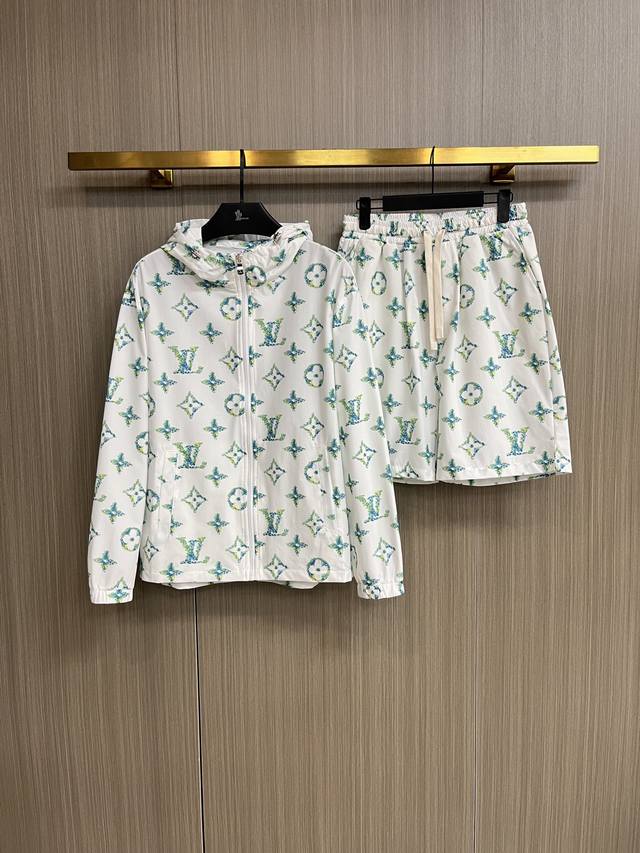路易威登Lv 2025夏季防晒衣短裤套装，海外专柜同步 奢华高级定制 任何人都可以轻松驾驭，客供进口聚纤维面料 手软舒适有型 吸汗透气 ，外贸公司订单，N国内一