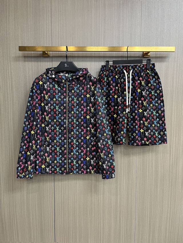路易威登Lv 2025夏季防晒衣短裤套装，海外专柜同步 奢华高级定制 任何人都可以轻松驾驭，客供进口聚纤维面料 手软舒适有型 吸汗透气 ，外贸公司订单，N国内一