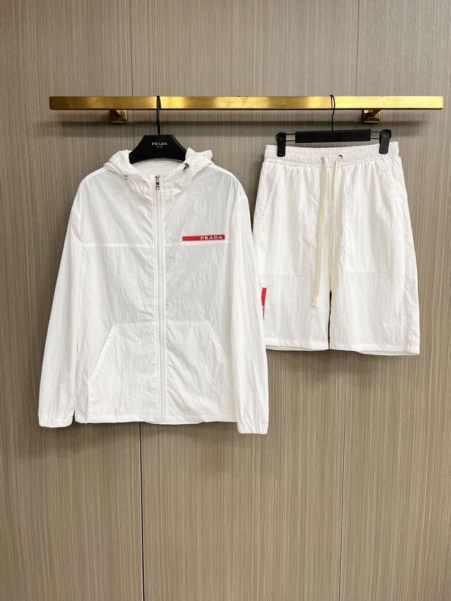 普拉达 2025夏季防晒衣短裤套装，海外专柜同步 奢华高级定制 任何人都可以轻松驾驭，客供进口聚纤维面料 手软舒适有型 吸汗透气 ，外贸公司订单，N国内一线代工