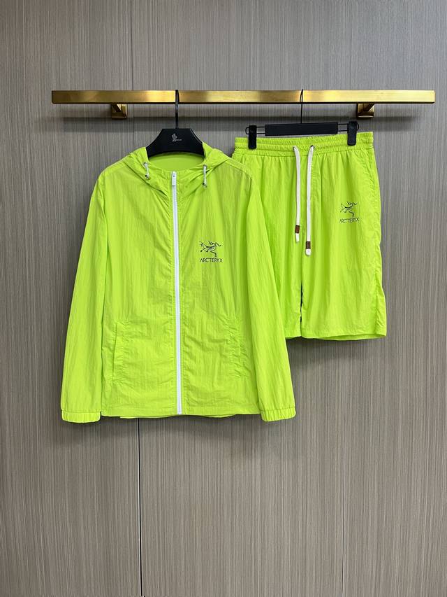 始祖鸟 2025夏季防晒衣短裤套装，海外专柜同步 奢华高级定制 任何人都可以轻松驾驭，客供进口聚纤维面料 手软舒适有型 吸汗透气 ，外贸公司订单，N国内一线代工