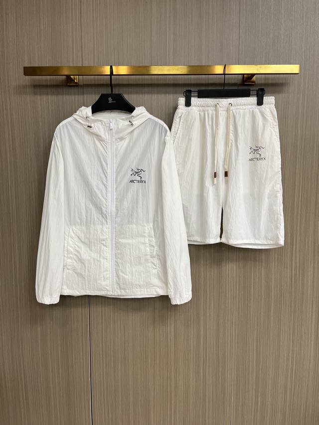 始祖鸟 2025夏季防晒衣短裤套装，海外专柜同步 奢华高级定制 任何人都可以轻松驾驭，客供进口聚纤维面料 手软舒适有型 吸汗透气 ，外贸公司订单，N国内一线代工